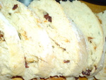 Итальянский хлеб с базиликом и сушеными помидорами 