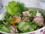 Зелёный салат с тунцом.