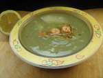 Суп-пюре из авокадо в тайском стиле.
