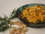 Салат из кольраби с морковью и фисташками