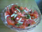 салат из помидор с луком