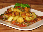 Гарнир из запечёного картофеля с маринованными помидорами(Patate arrostite con pomodori marinati)