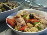 Макаронный салат с сардинами в масле