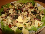 Салат с сулугуни и фасолью