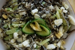 Салат из морской капусты с перепелиными яйцами
