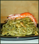 Спагетти с морепродуктами и соусом 