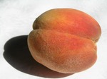Румяные персики
