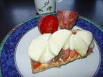 Завтрак:  Багетт, запеченный с помидорами и кольраби