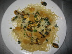 Спагетти с мидиями и икрой щуки