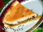 Песочный пирог с ананасовым конфитюром , грецким орехом и сметанным суфле