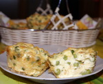 Мини-запеканки с зелёным горошком и сыром