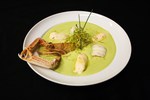 Суп –крем из брокколи с  ,лангустинами ,кнелеми из креветок с прованскими травами «Камис»