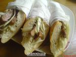 Бутерброды со свининой или свинина с капустным салатом в багете